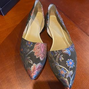 Women’s point toe naturalizer flats